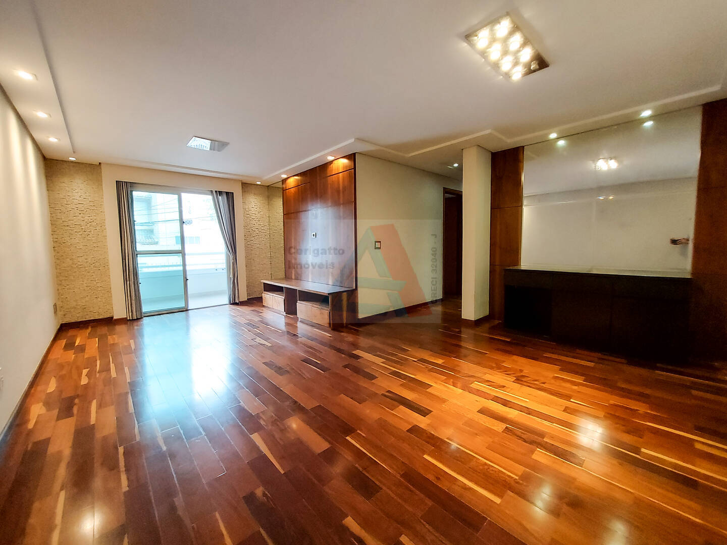 Apartamento à venda com 3 quartos, 115m² - Foto 1