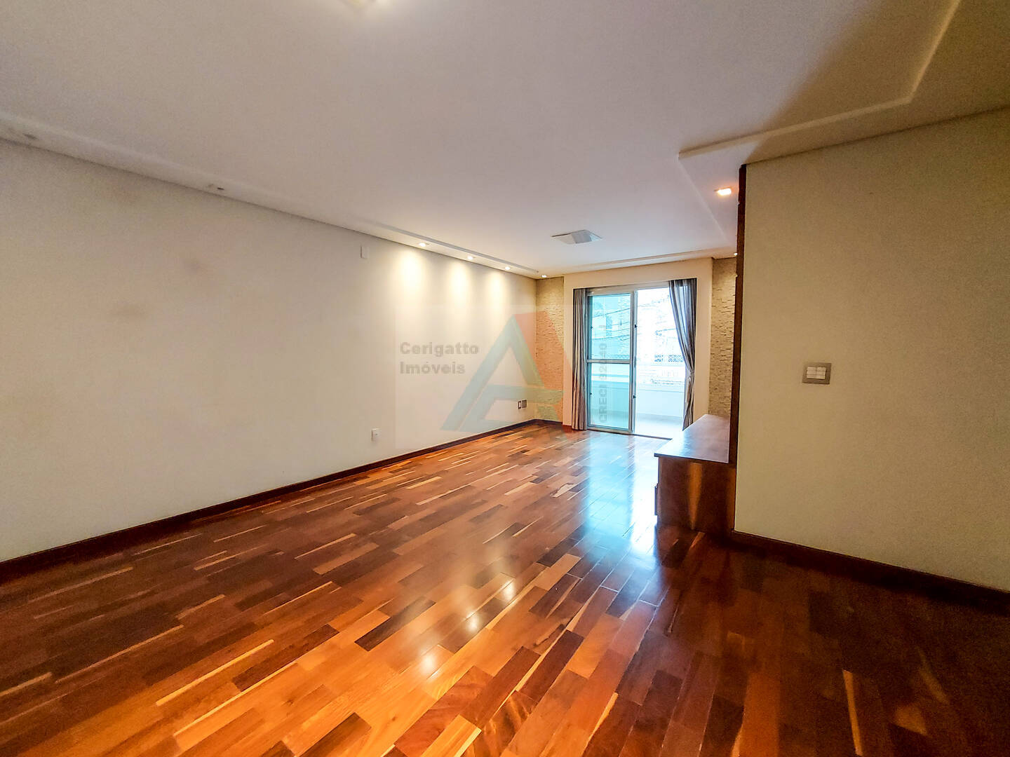 Apartamento à venda com 3 quartos, 115m² - Foto 2