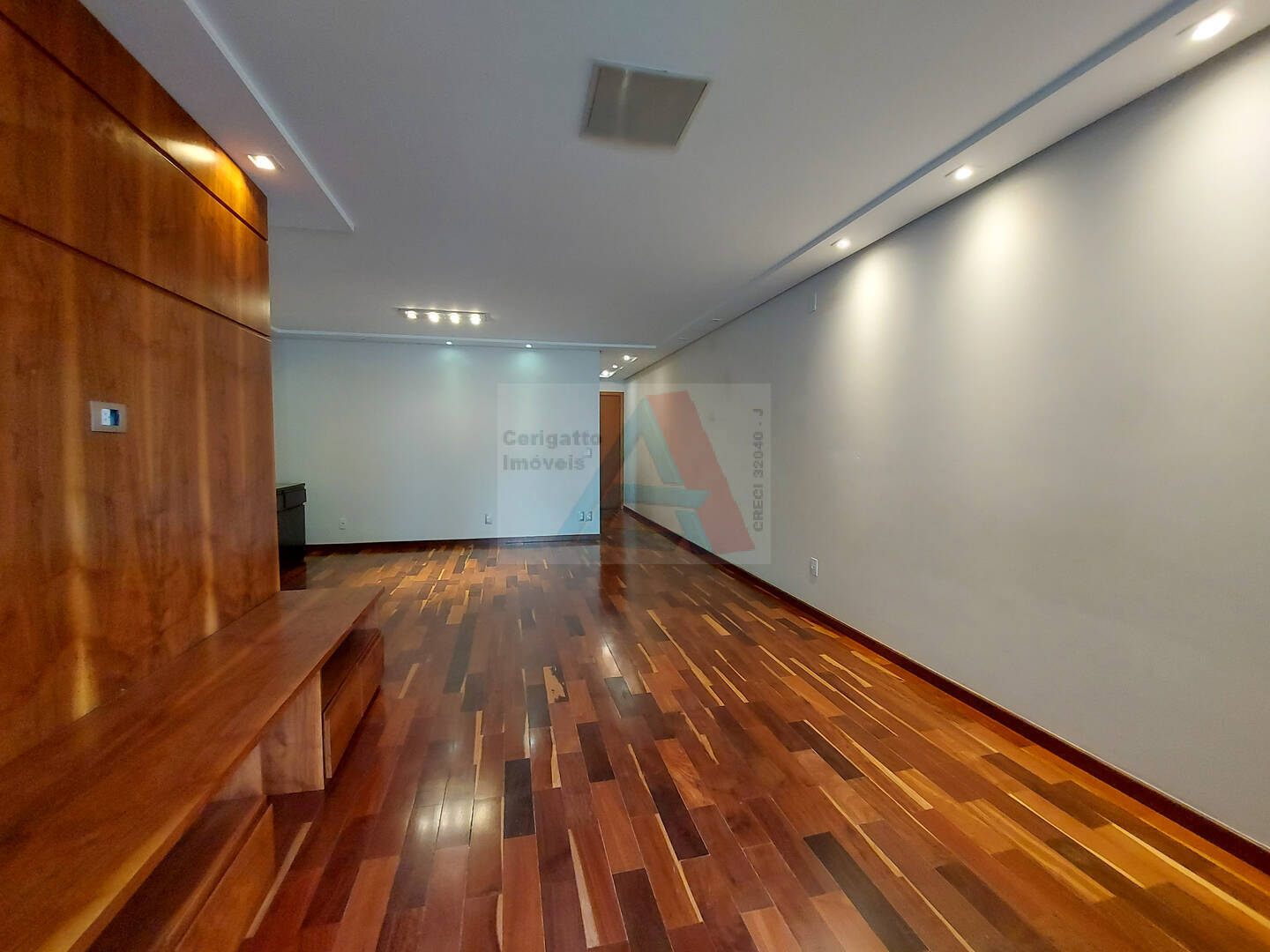 Apartamento à venda com 3 quartos, 115m² - Foto 3