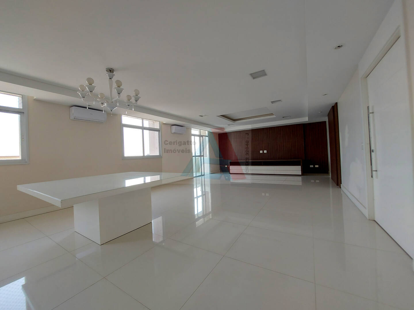 Apartamento para alugar com 4 quartos, 157m² - Foto 1