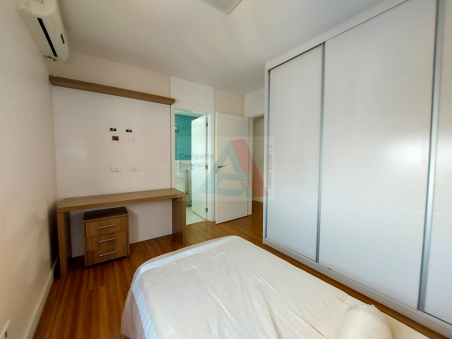 Apartamento para alugar com 4 quartos, 157m² - Foto 9