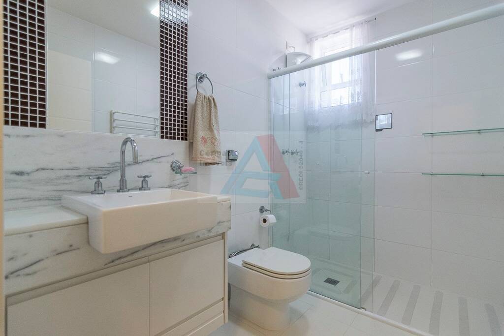 Apartamento à venda e aluguel com 7 quartos, 400m² - Foto 19