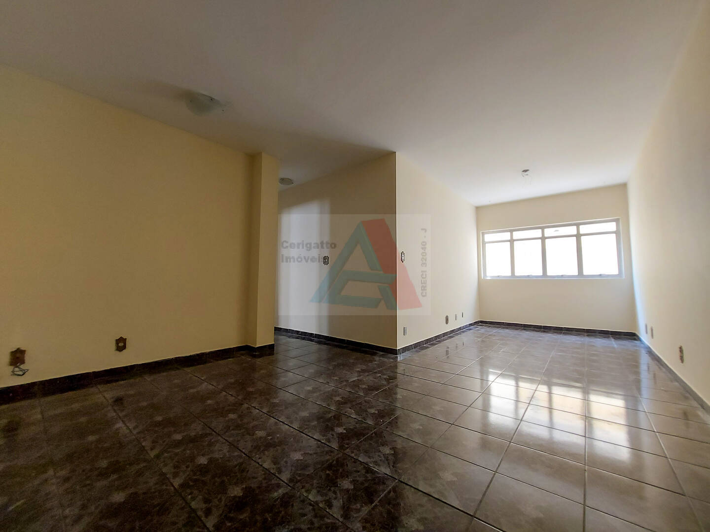 Apartamento à venda com 2 quartos, 84m² - Foto 1