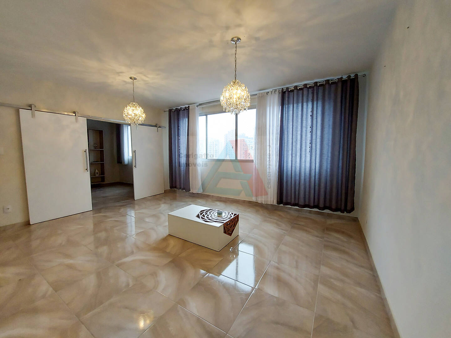 Apartamento à venda com 3 quartos, 125m² - Foto 1