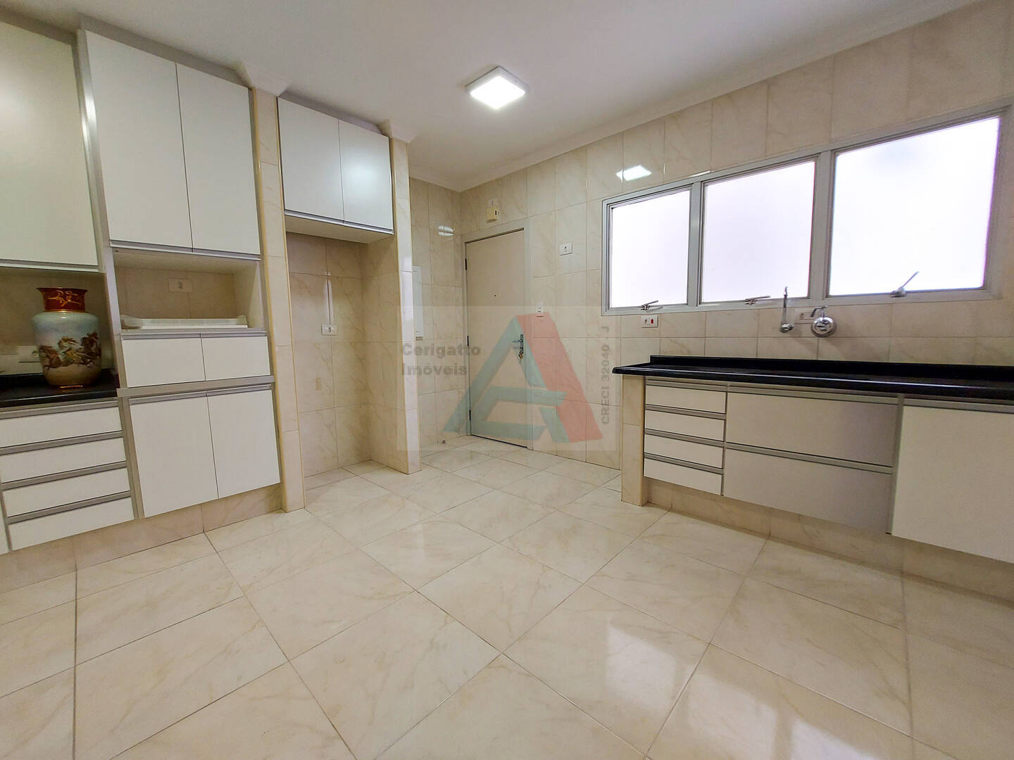 Apartamento à venda com 3 quartos, 125m² - Foto 9