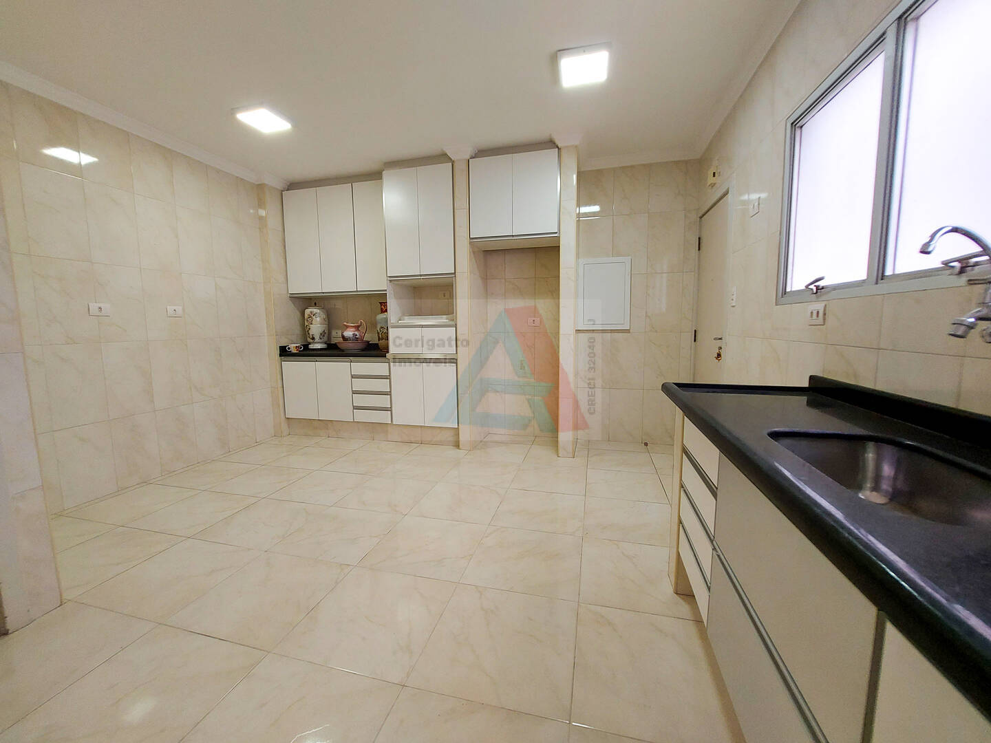 Apartamento à venda com 3 quartos, 125m² - Foto 10